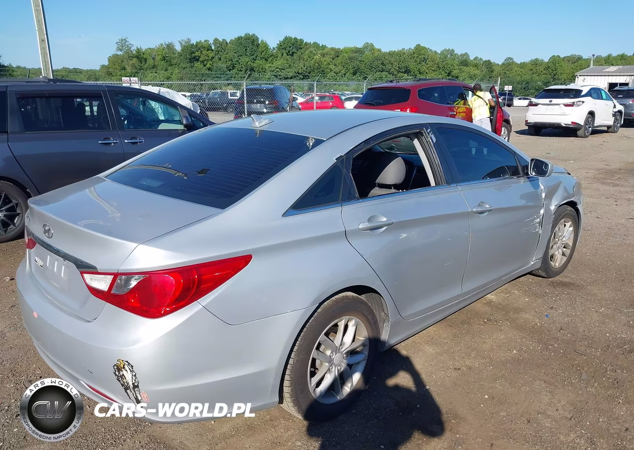 2011 Hyundai Sonata Gls VIN:5NPEB4AC0BH211477 - 4