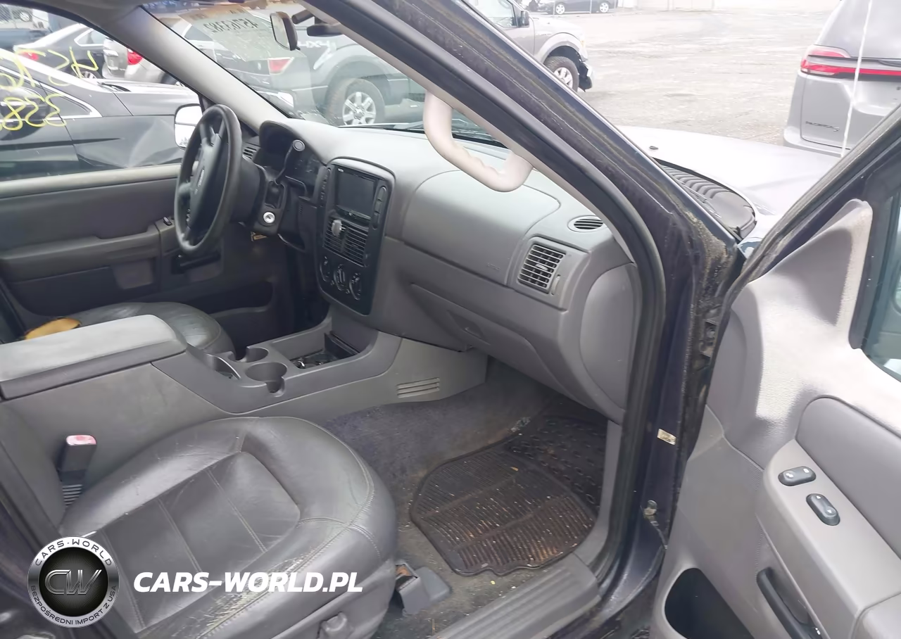 2002 Ford Explorer Xlt VIN:1FMZU73E02UB68496 - 5