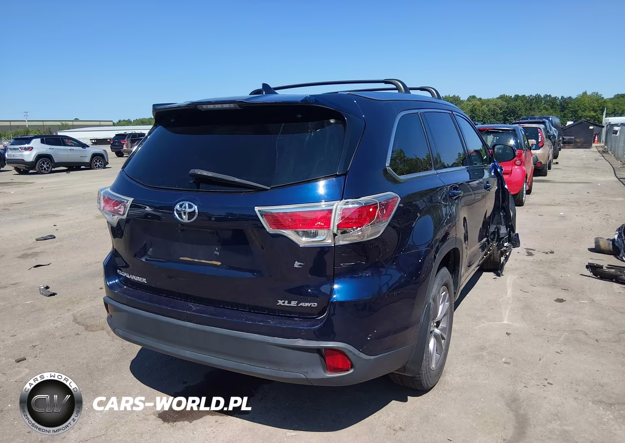 2015 Toyota Highlander Xle V6 VIN:5TDJKRFH4FS152420 - 4