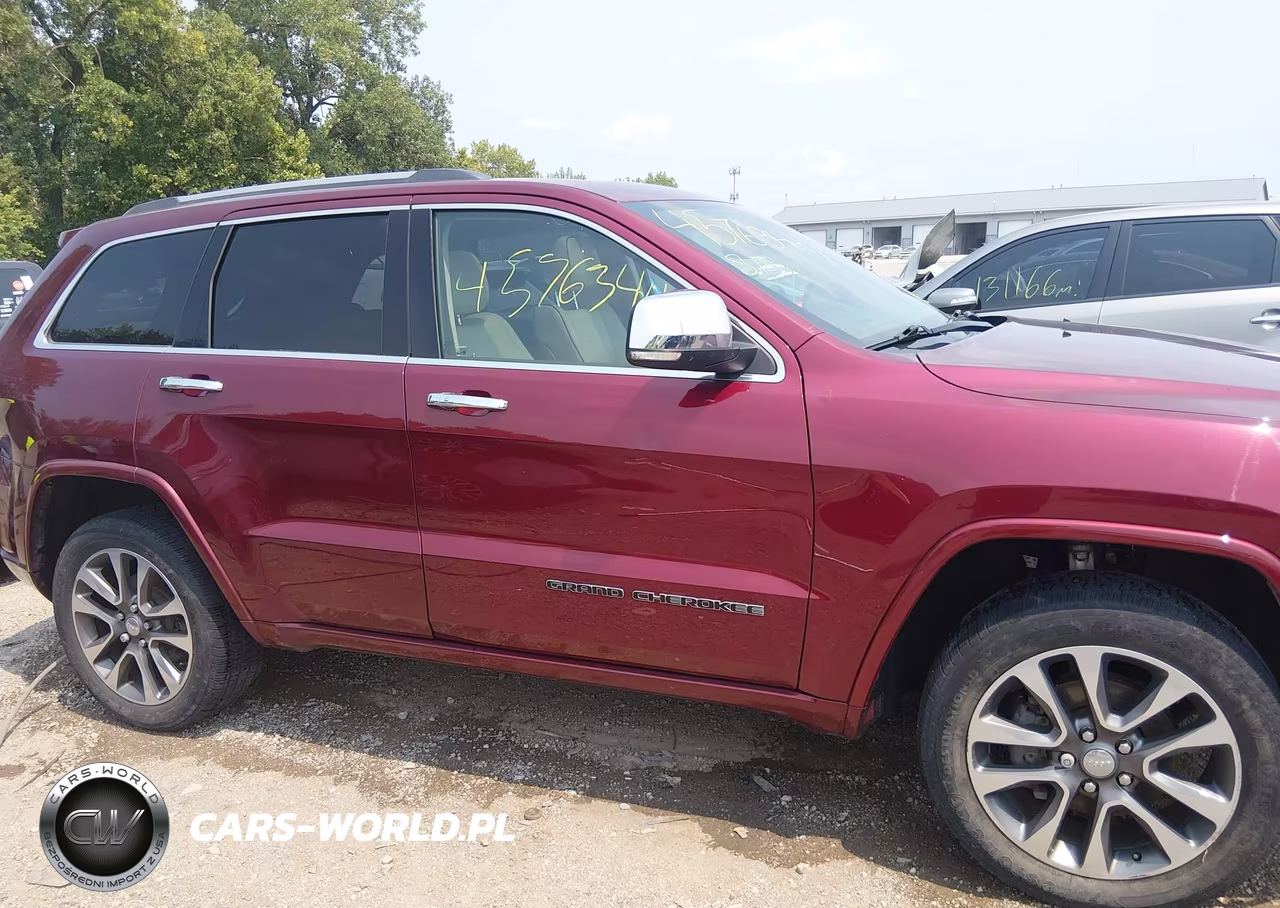 2018 Jeep Grand Cherokee Overland 4X4 VIN:1C4RJFCG0JC108134 - 17