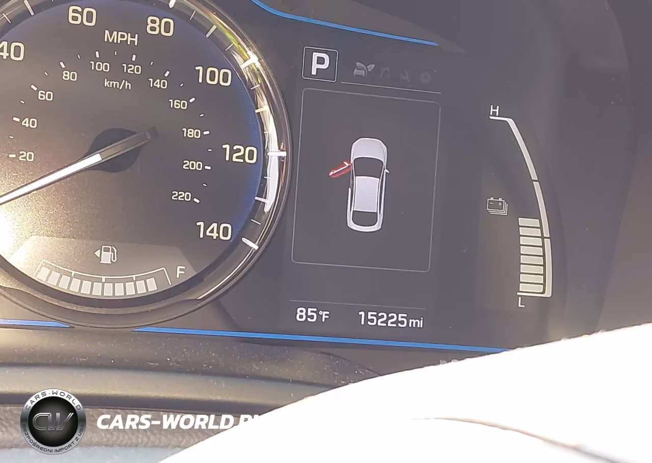 2018 Hyundai Ioniq Hybrid Blue VIN:KMHC65LC6JU099928 - 18