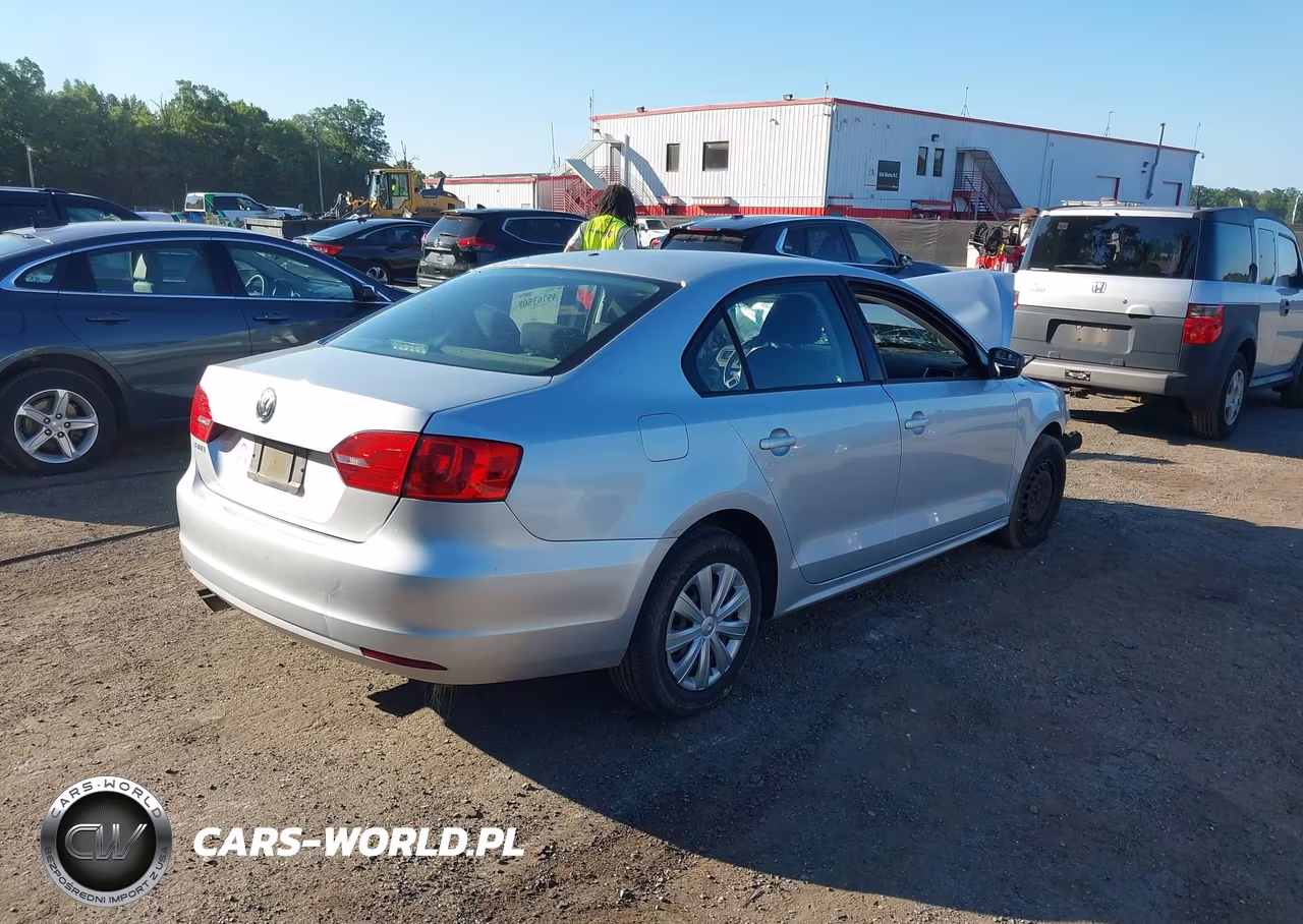2011 Volkswagen Jetta 2.0L S VIN:3VW2K7AJ4BM108041 - 4