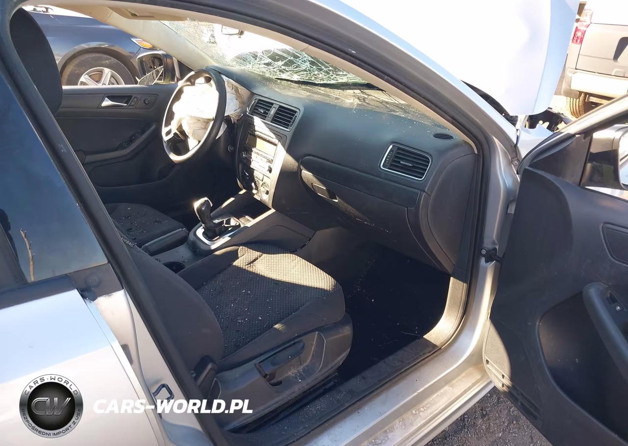 2011 Volkswagen Jetta 2.0L S VIN:3VW2K7AJ4BM108041 - 5