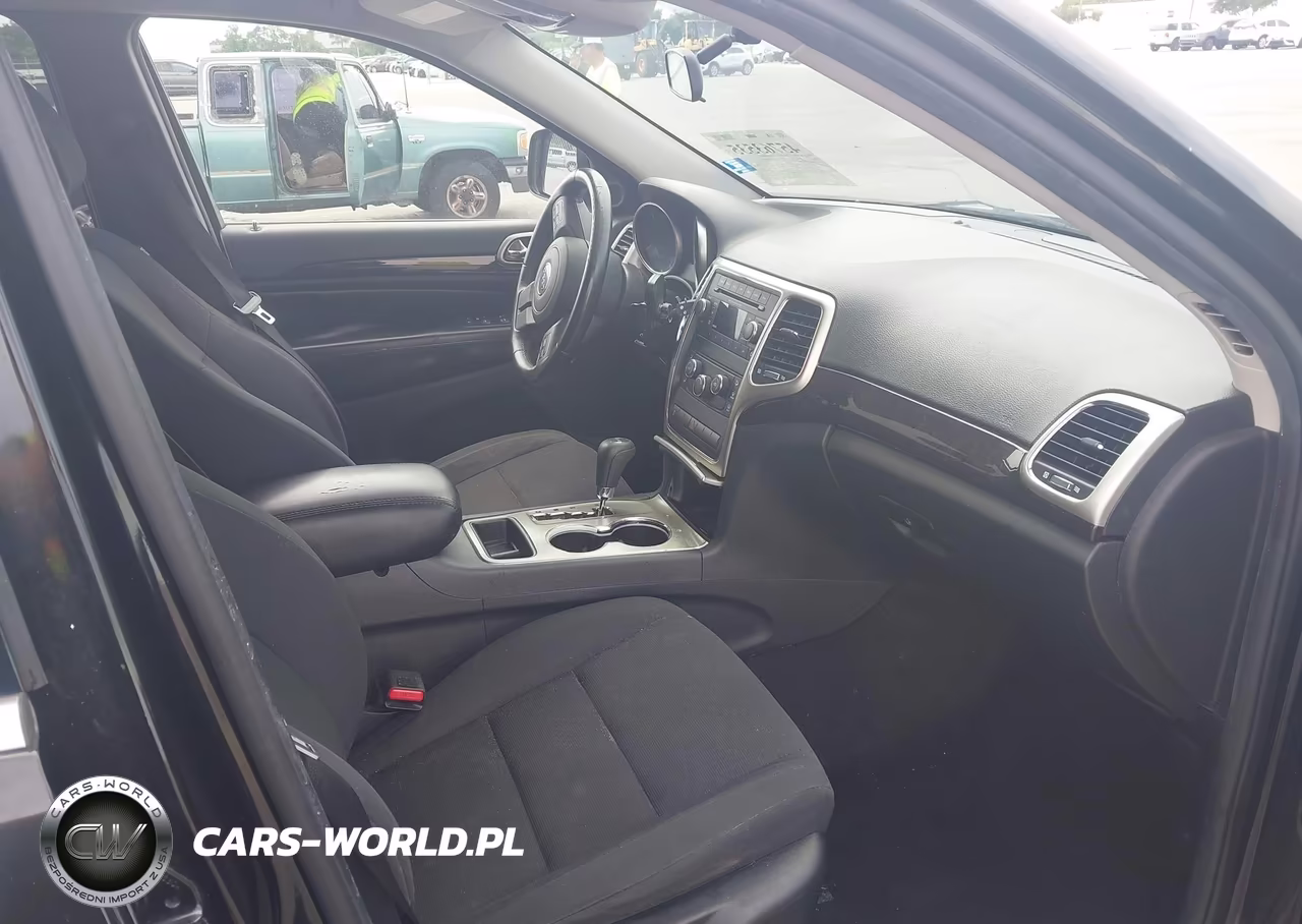 2012 Jeep Grand Cherokee Laredo VIN:1C4RJEAG5CC229497 - 5