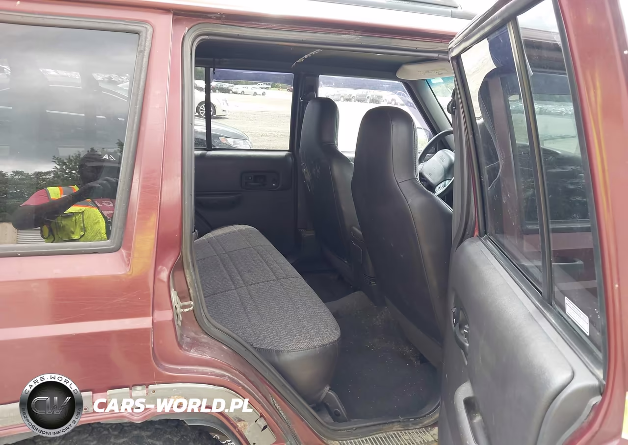 2001 Jeep Cherokee Sport VIN:1J4FF48S71L557083 - 8