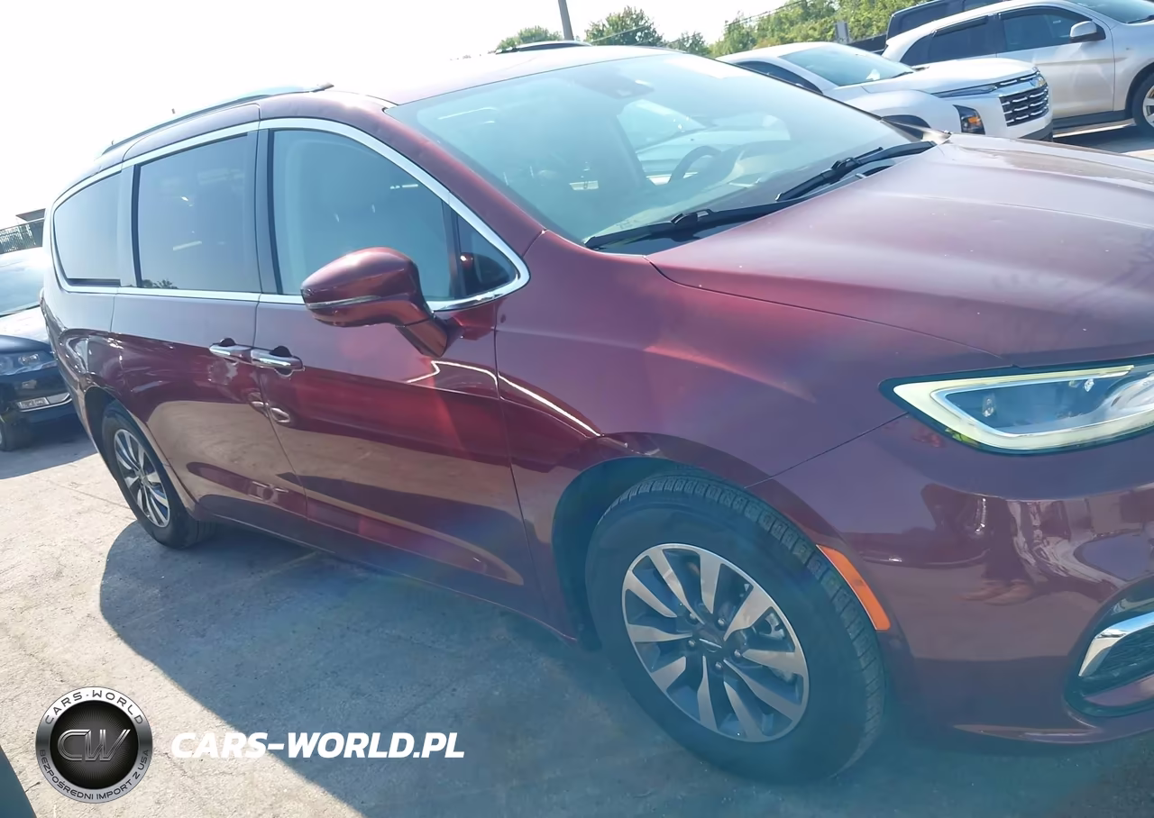 2021 Chrysler Pacifica Hybrid Touring L VIN:2C4RC1L74MR591667 - 13