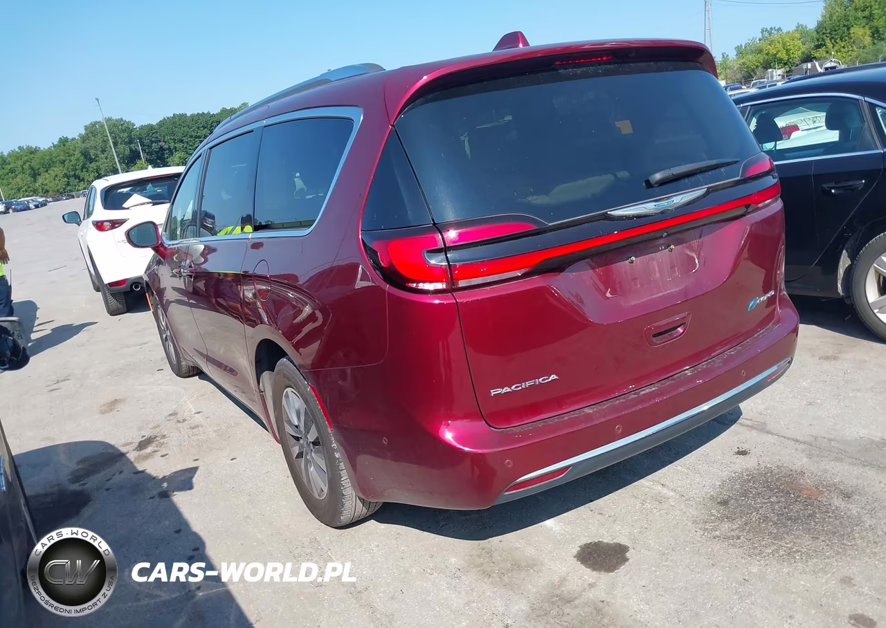 2021 Chrysler Pacifica Hybrid Touring L VIN:2C4RC1L74MR591667 - 3