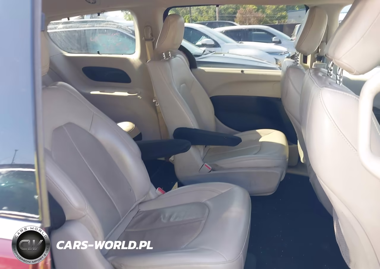 2021 Chrysler Pacifica Hybrid Touring L VIN:2C4RC1L74MR591667 - 8