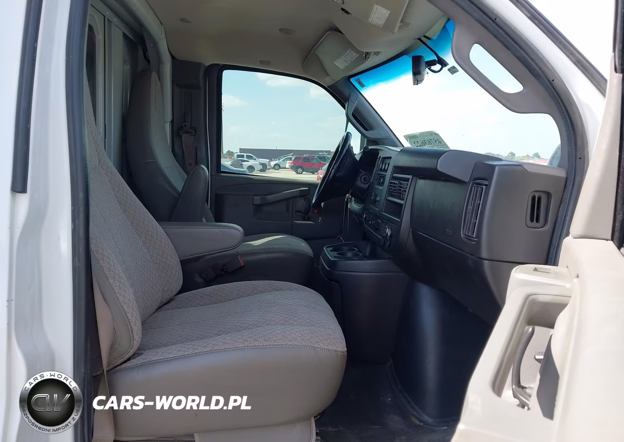 2019 Chevrolet Express Cutaway 4500 VIN:1GB0GRFG4K1303529 - 6
