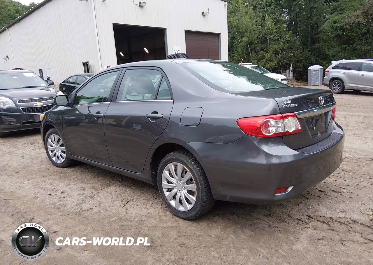2013 Toyota Corolla Le VIN:2T1BU4EE3DC099983 - 3