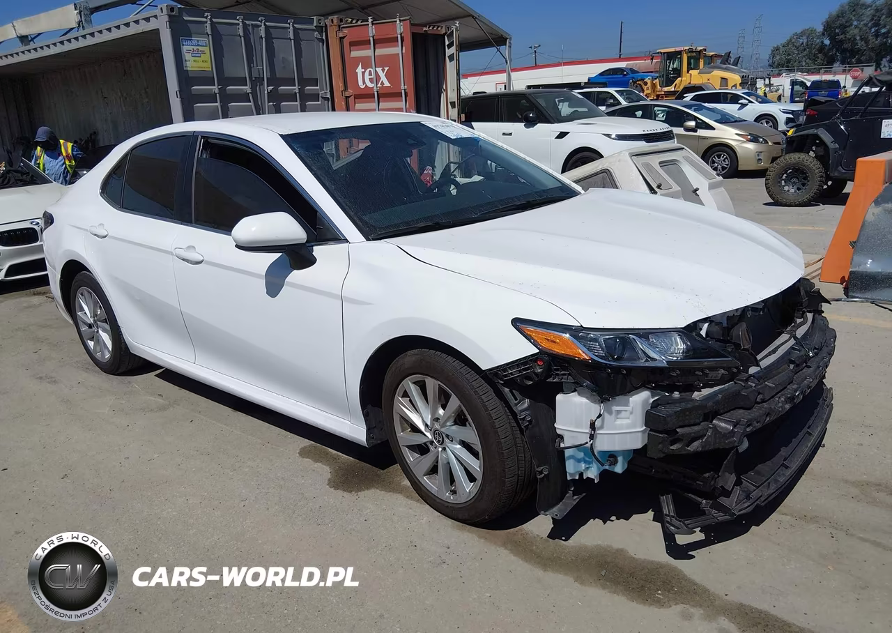 2023 Toyota Camry Le – zdjęcie 1 z 17