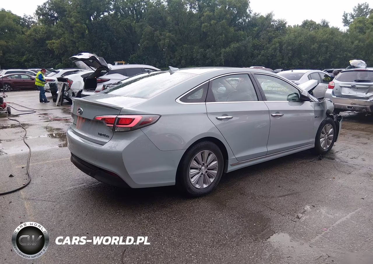 2016 Hyundai Sonata Hybrid Se VIN:KMHE24L12GA015255 - 4