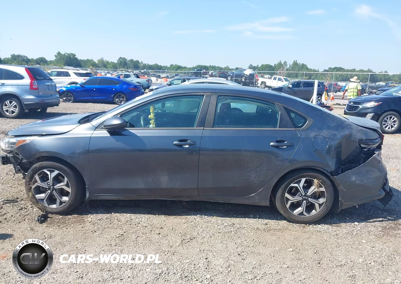 2019 Kia Forte Lxs VIN:3KPF24AD5KE078328 - 15