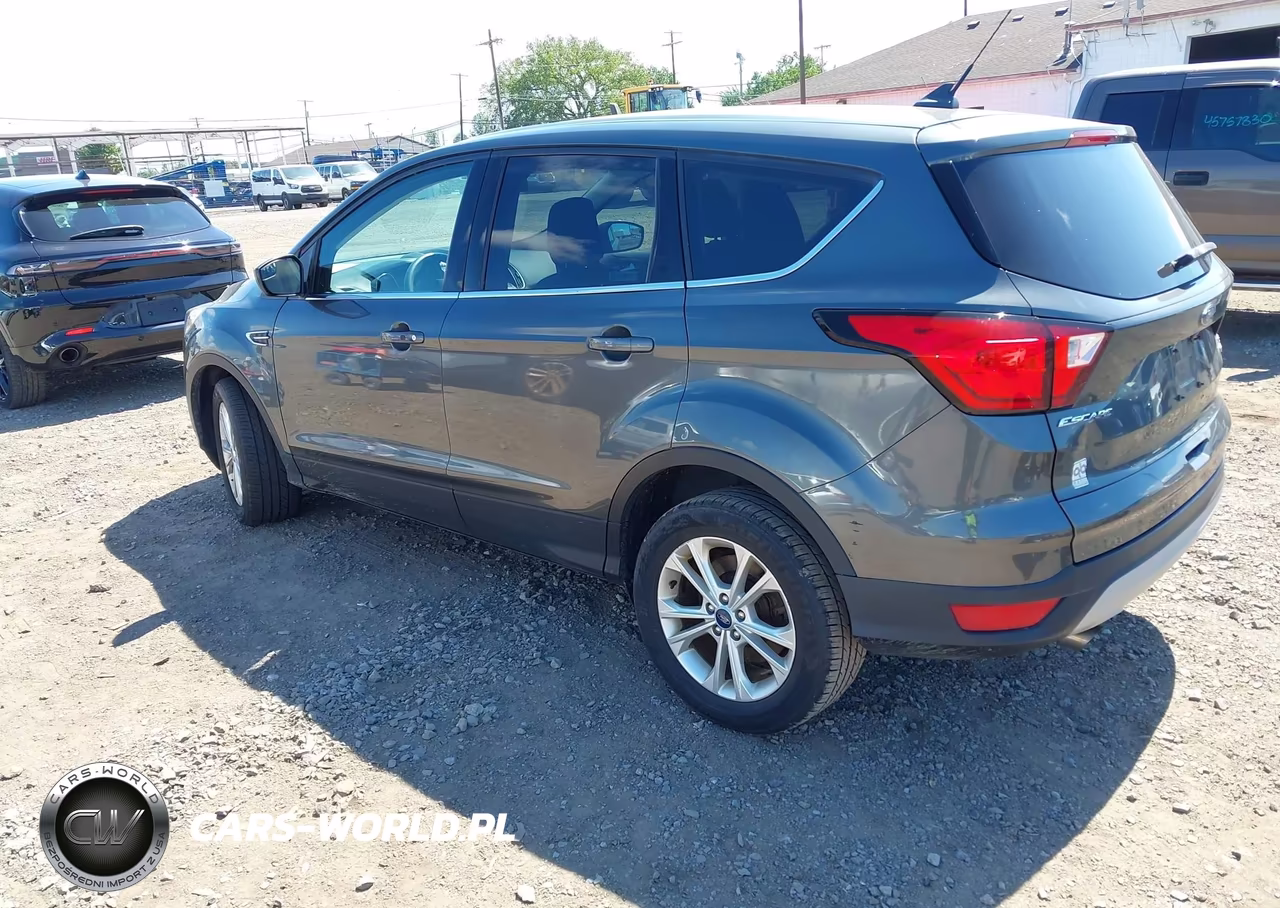 2019 Ford Escape Se VIN:1FMCU0GD0KUA69157 - 3