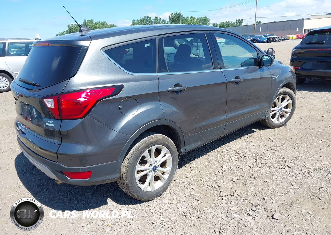 2019 Ford Escape Se VIN:1FMCU0GD0KUA69157 - 4