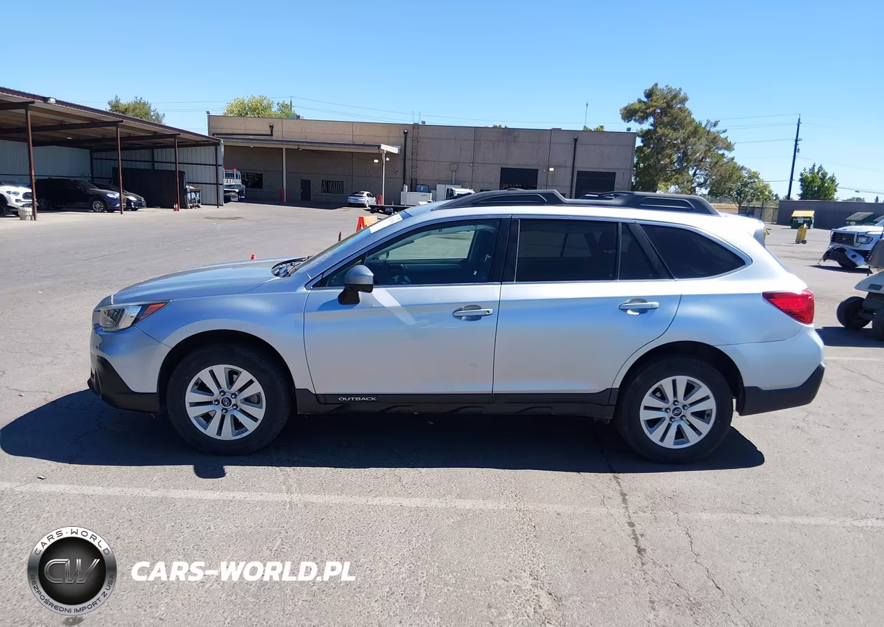 2018 Subaru Outback 2.5I Premium VIN:4S4BSACC1J3200640 - 14