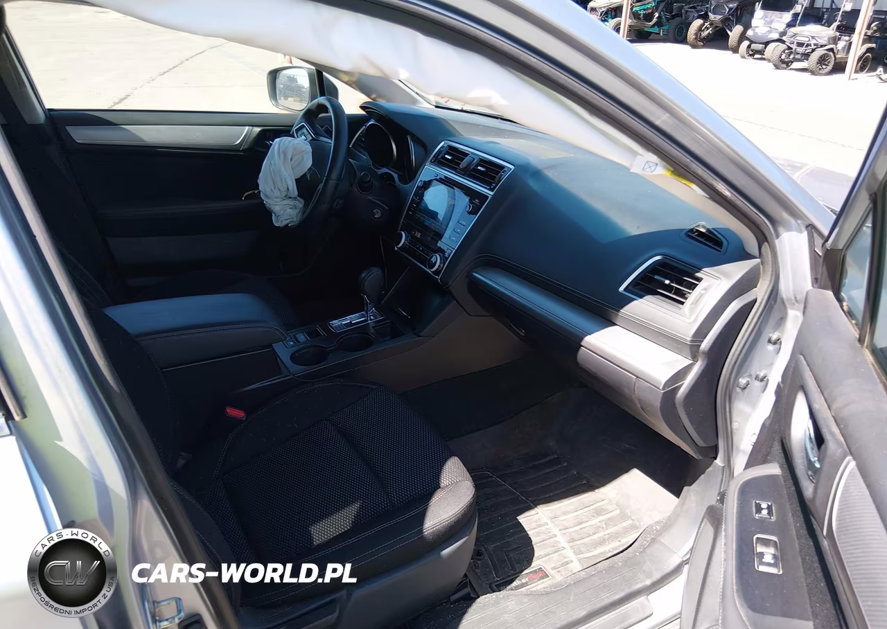 2018 Subaru Outback 2.5I Premium VIN:4S4BSACC1J3200640 - 5