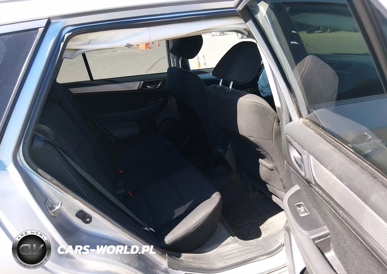 2018 Subaru Outback 2.5I Premium VIN:4S4BSACC1J3200640 - 8