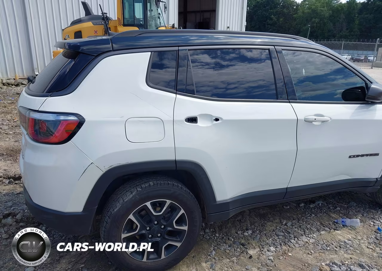 2019 Jeep Compass Trailhawk 4X4 VIN:3C4NJDDB8KT780132 - 18
