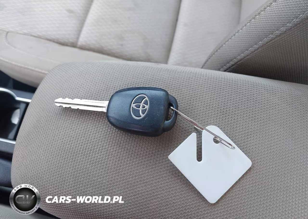 2016 Toyota Corolla Le VIN:5YFBURHE3GP373096 - 11