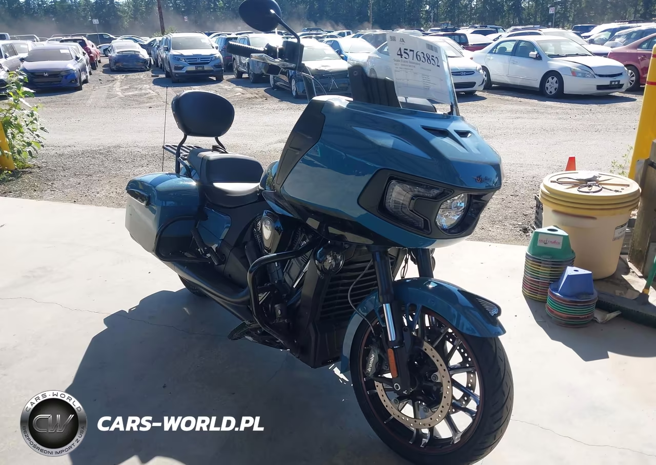 2022 Indian Motorcycle Co. Challenger Dark Horse