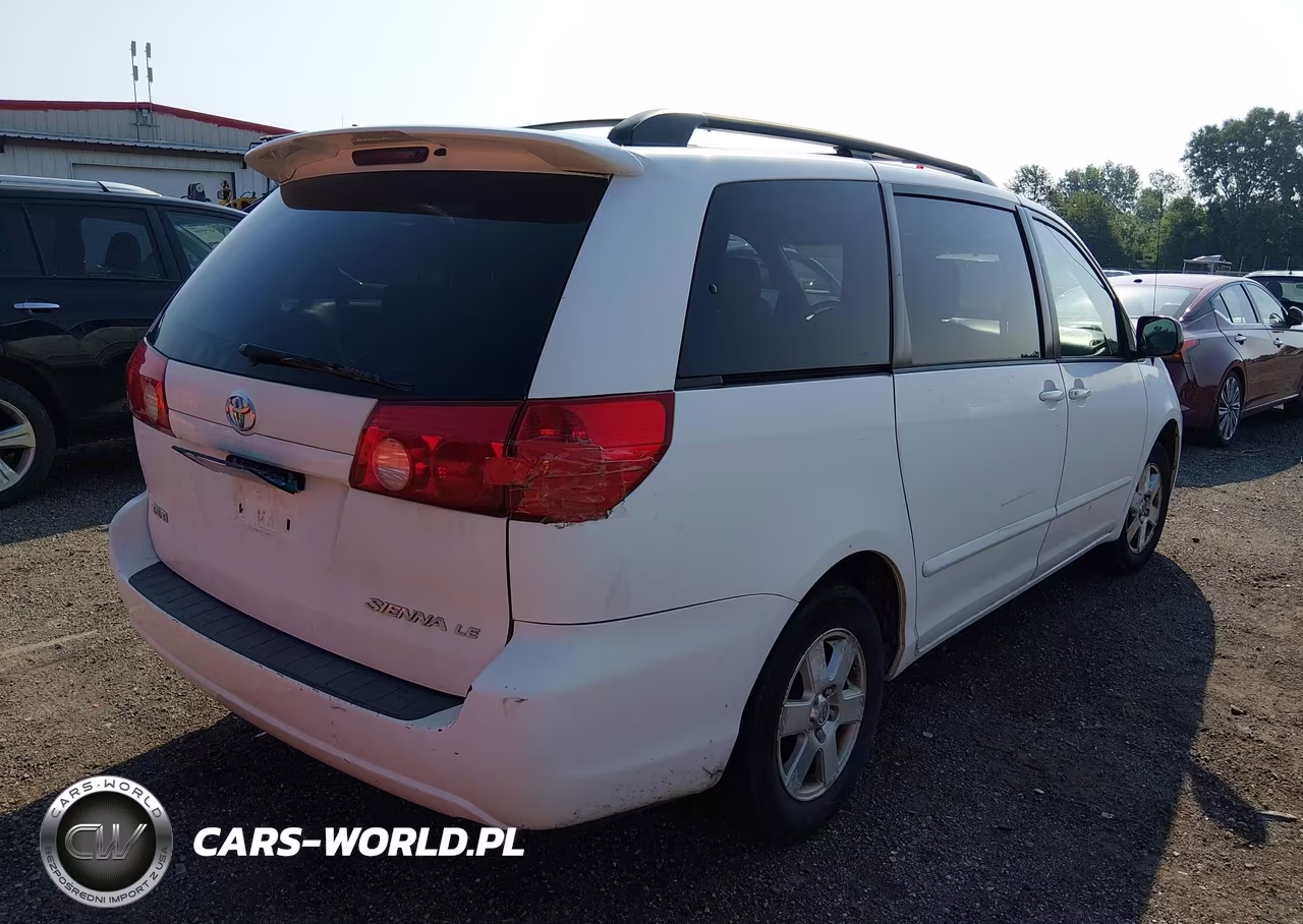 2010 Toyota Sienna Le VIN:5TDKK4CC9AS308671 - 4
