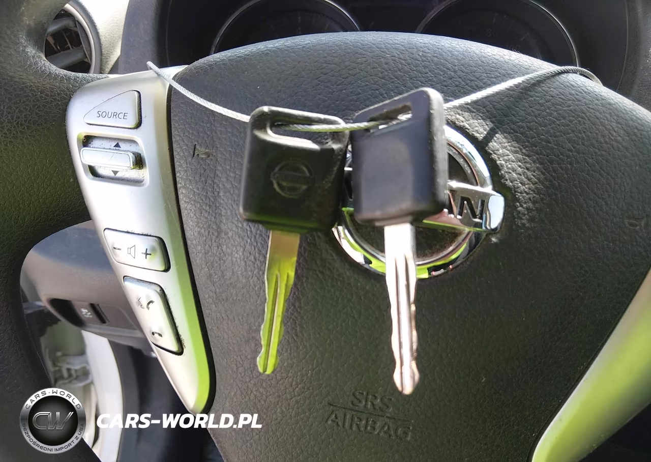 2018 Nissan Versa Note S VIN:3N1CE2CP6JL360710 - 11