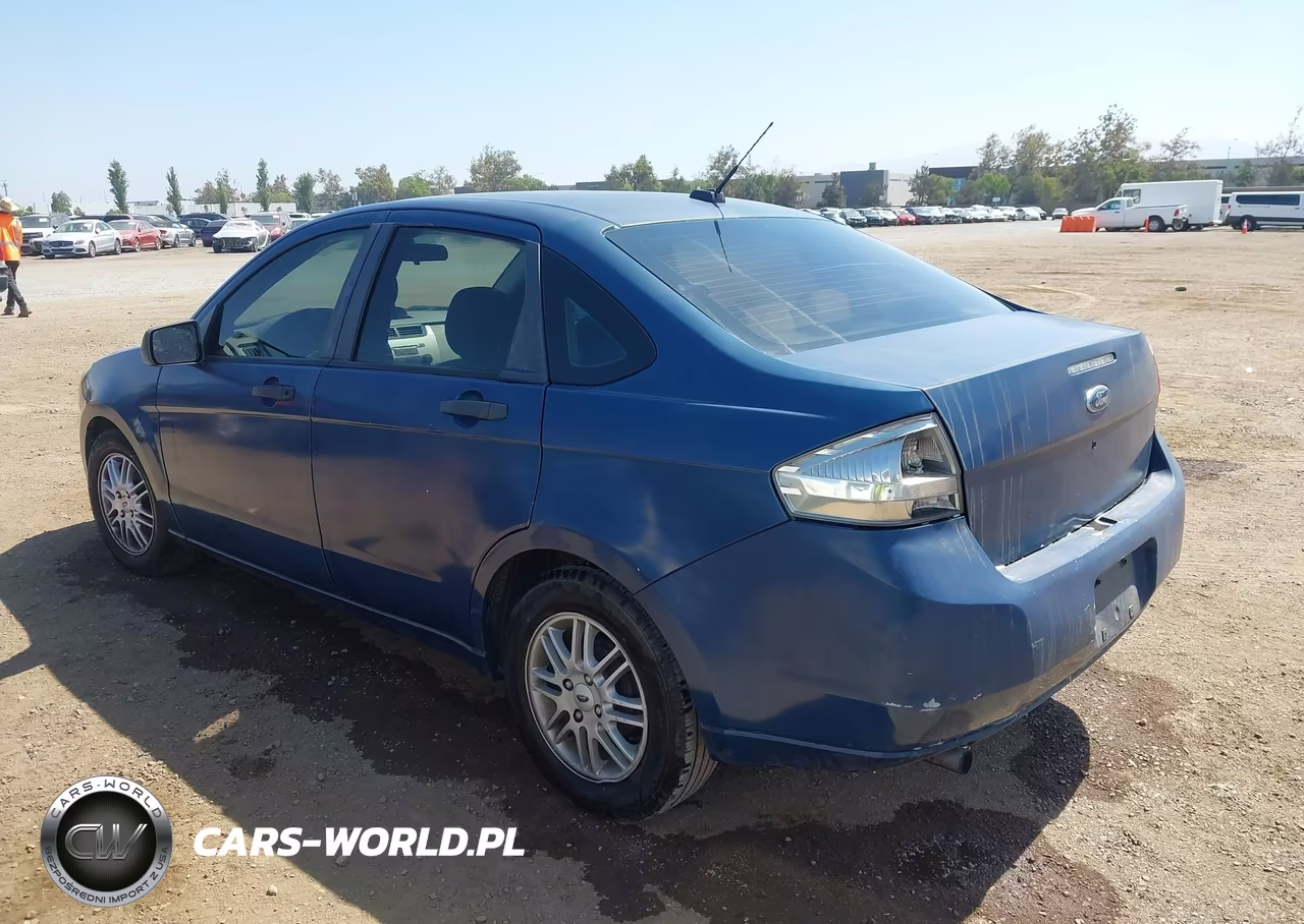 2009 Ford Focus Se VIN:1FAHP35N89W103736 - 3