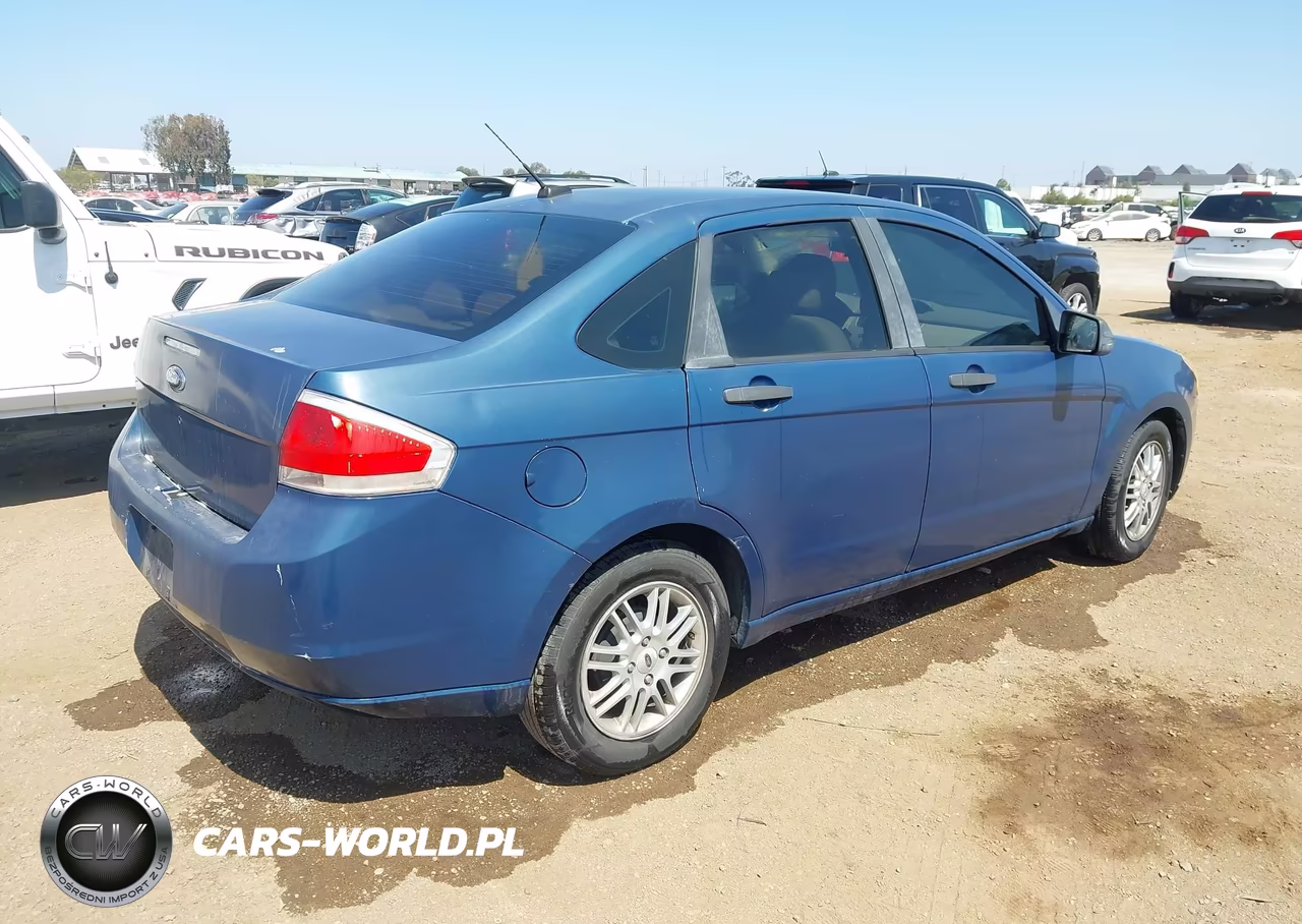 2009 Ford Focus Se VIN:1FAHP35N89W103736 - 4