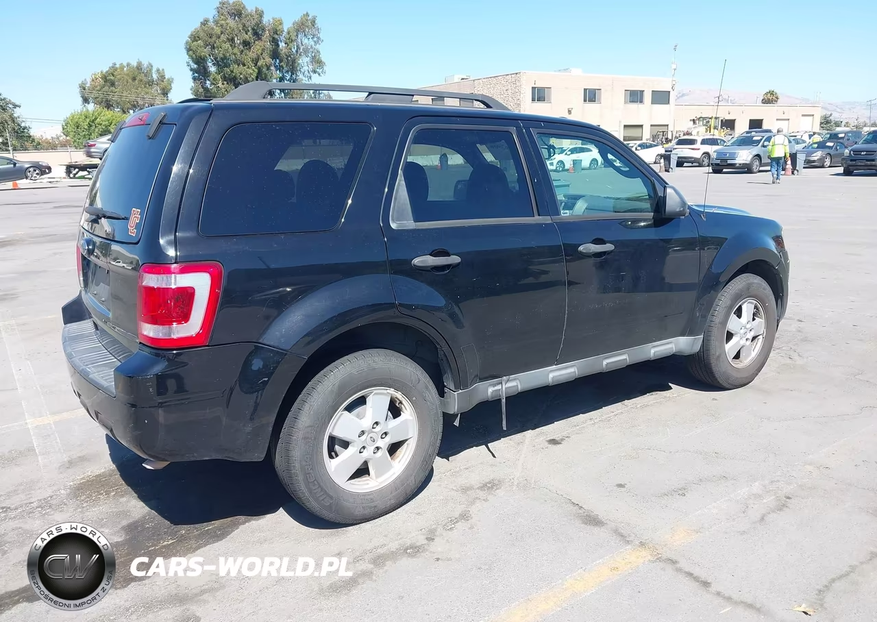 2012 Ford Escape Xlt VIN:1FMCU9D78CKB18718 - 4