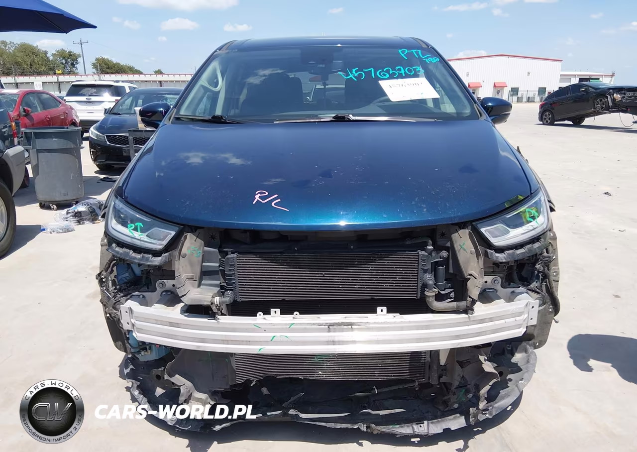 2022 Chrysler Pacifica Hybrid Touring L VIN:2C4RC1L72NR196601 - 13