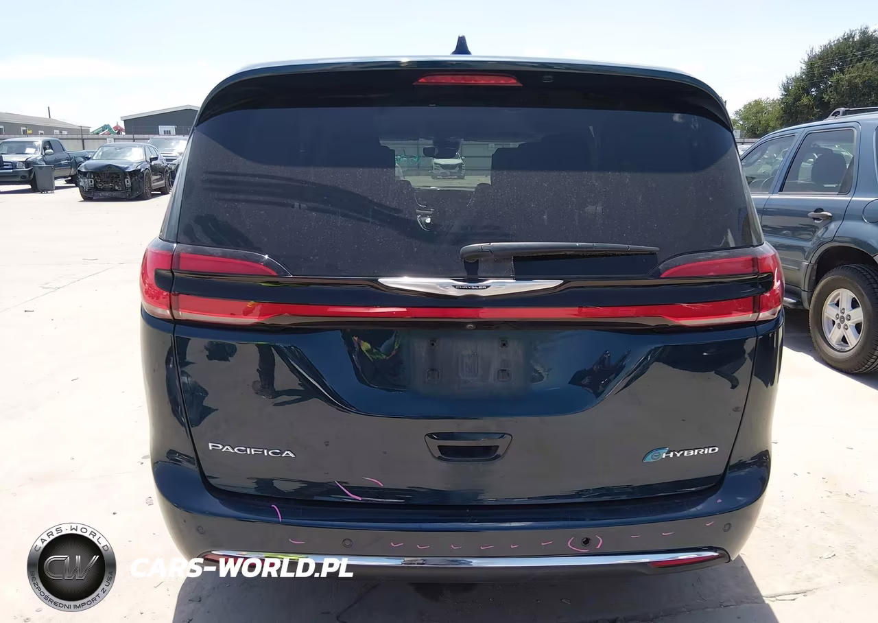 2022 Chrysler Pacifica Hybrid Touring L VIN:2C4RC1L72NR196601 - 17
