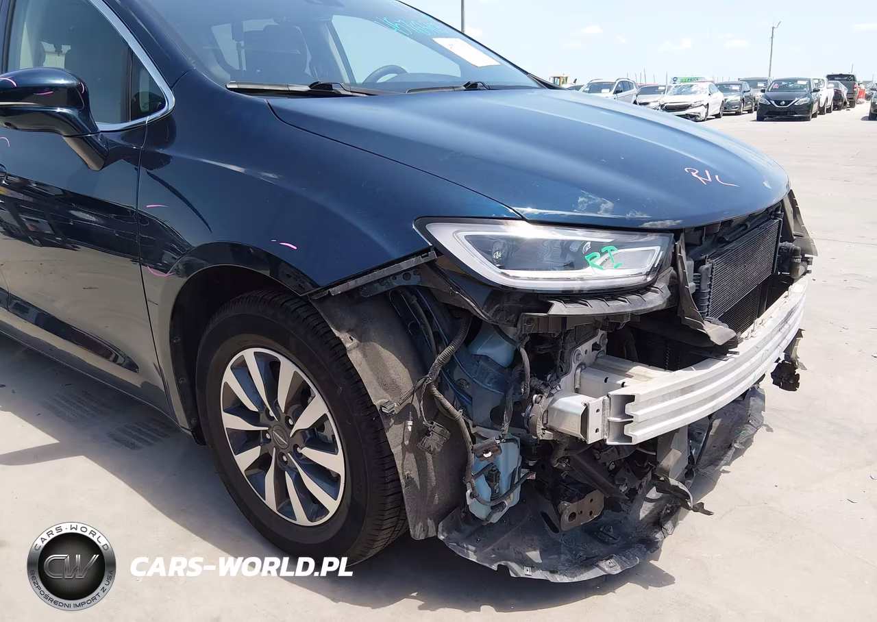 2022 Chrysler Pacifica Hybrid Touring L VIN:2C4RC1L72NR196601 - 19