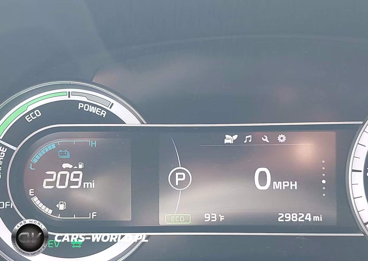 2018 Kia Niro Fe VIN:KNDCB3LC8J5186910 - 17