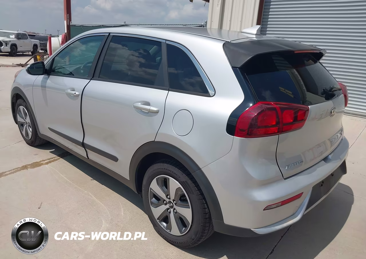 2018 Kia Niro Fe VIN:KNDCB3LC8J5186910 - 3