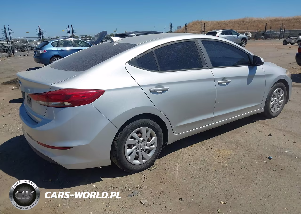 2017 Hyundai Elantra Se VIN:5NPD74LF2HH110261 - 4