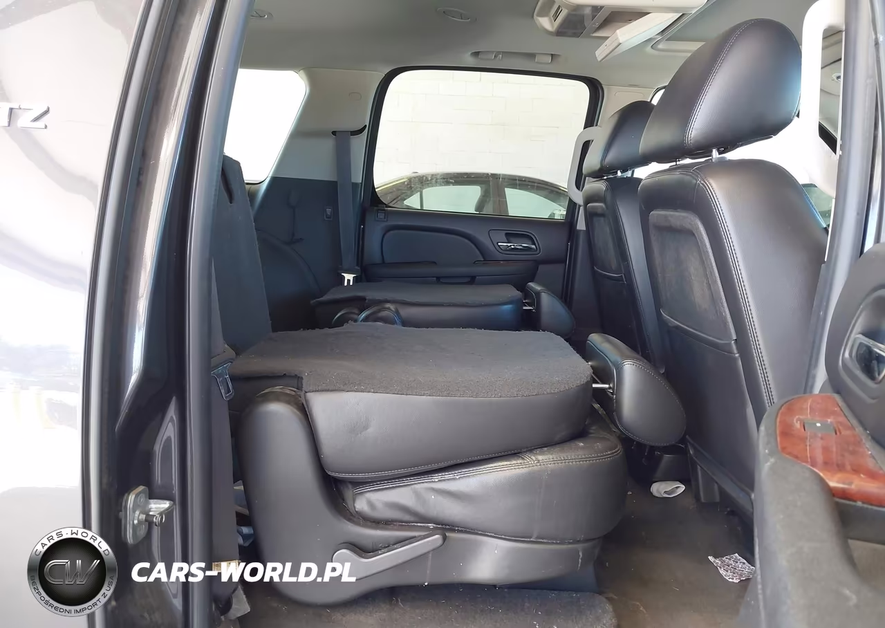 2010 Chevrolet Suburban 1500 Ltz VIN:1GNUKKE38AR187700 - 8