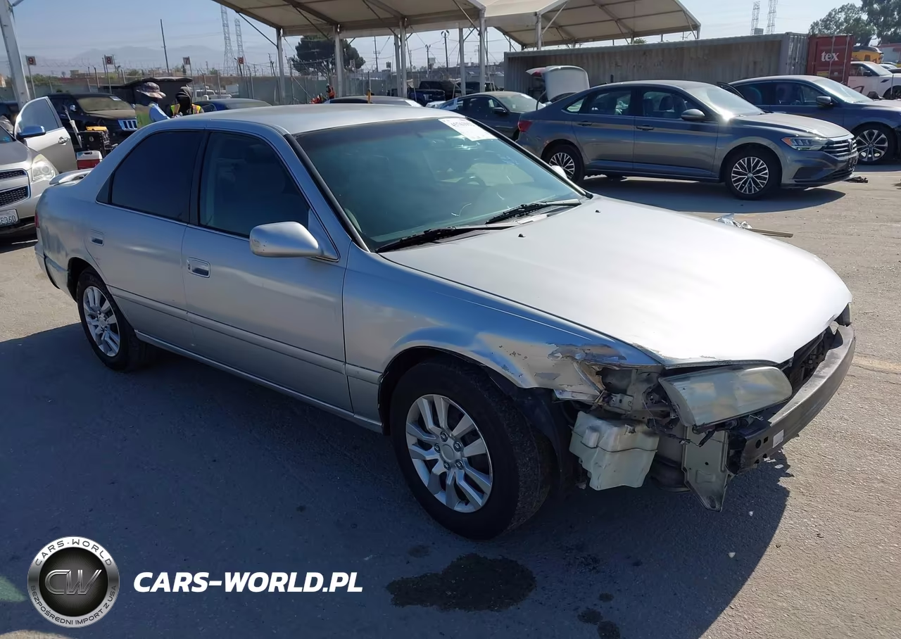 2000 Toyota Camry Le – zdjęcie 1 z 16