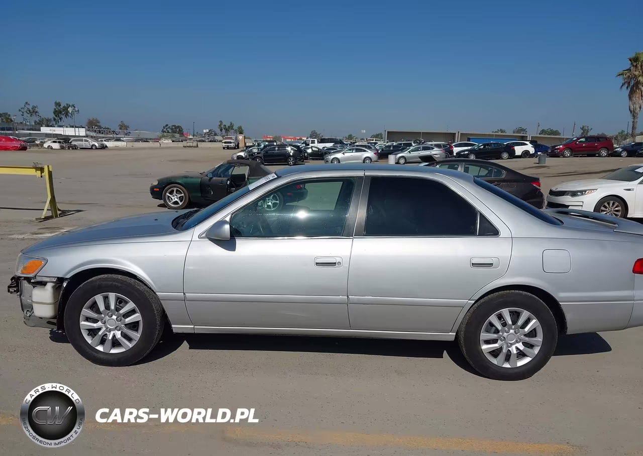 2000 Toyota Camry Le VIN:JT2BG22K8Y0498614 - 14