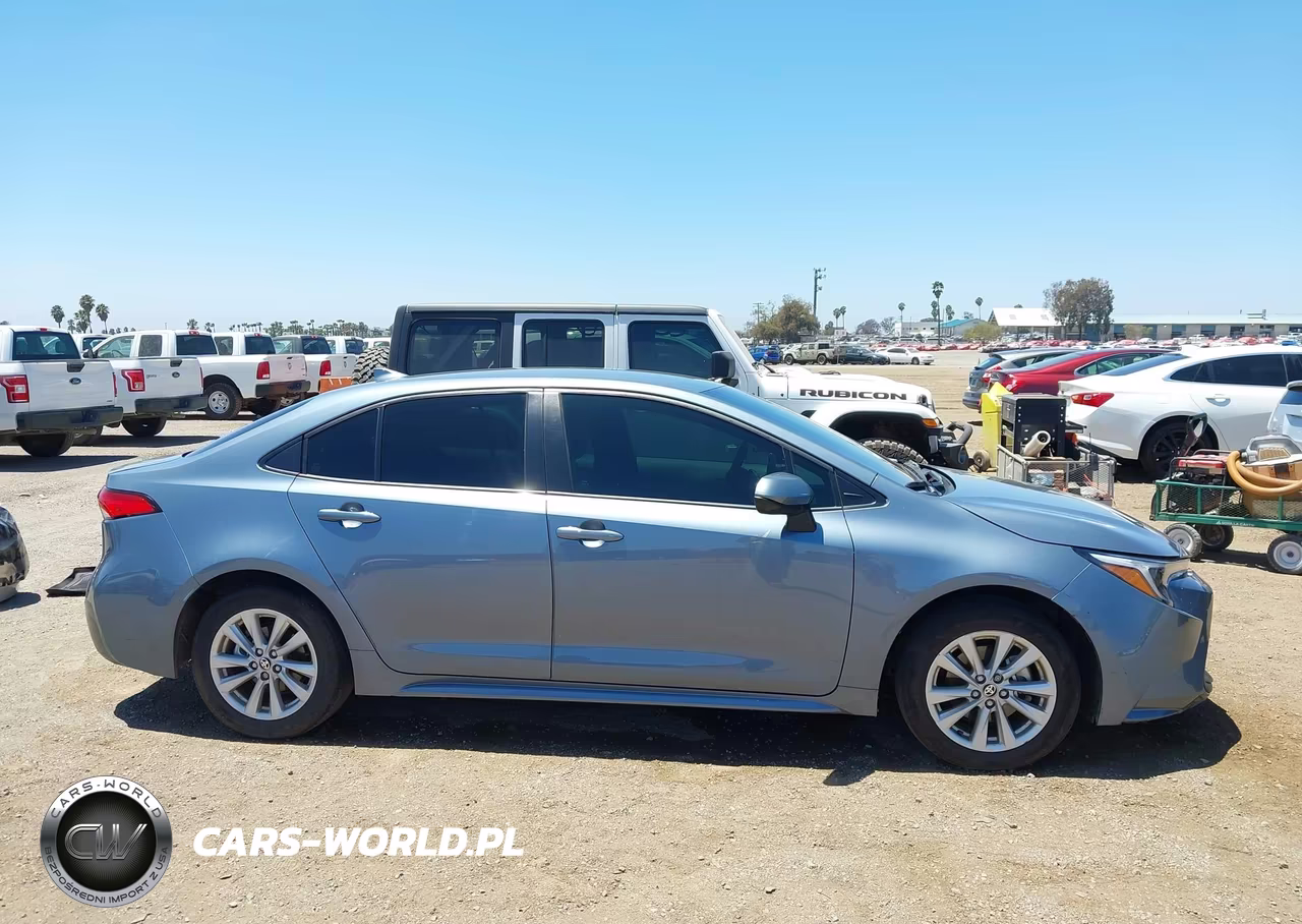 2025 Toyota Corolla Hybrid Le VIN:JTDBCMFE0S3102555 - 13