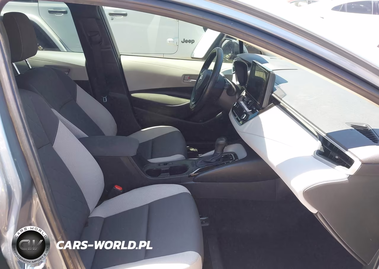 2025 Toyota Corolla Hybrid Le VIN:JTDBCMFE0S3102555 - 5