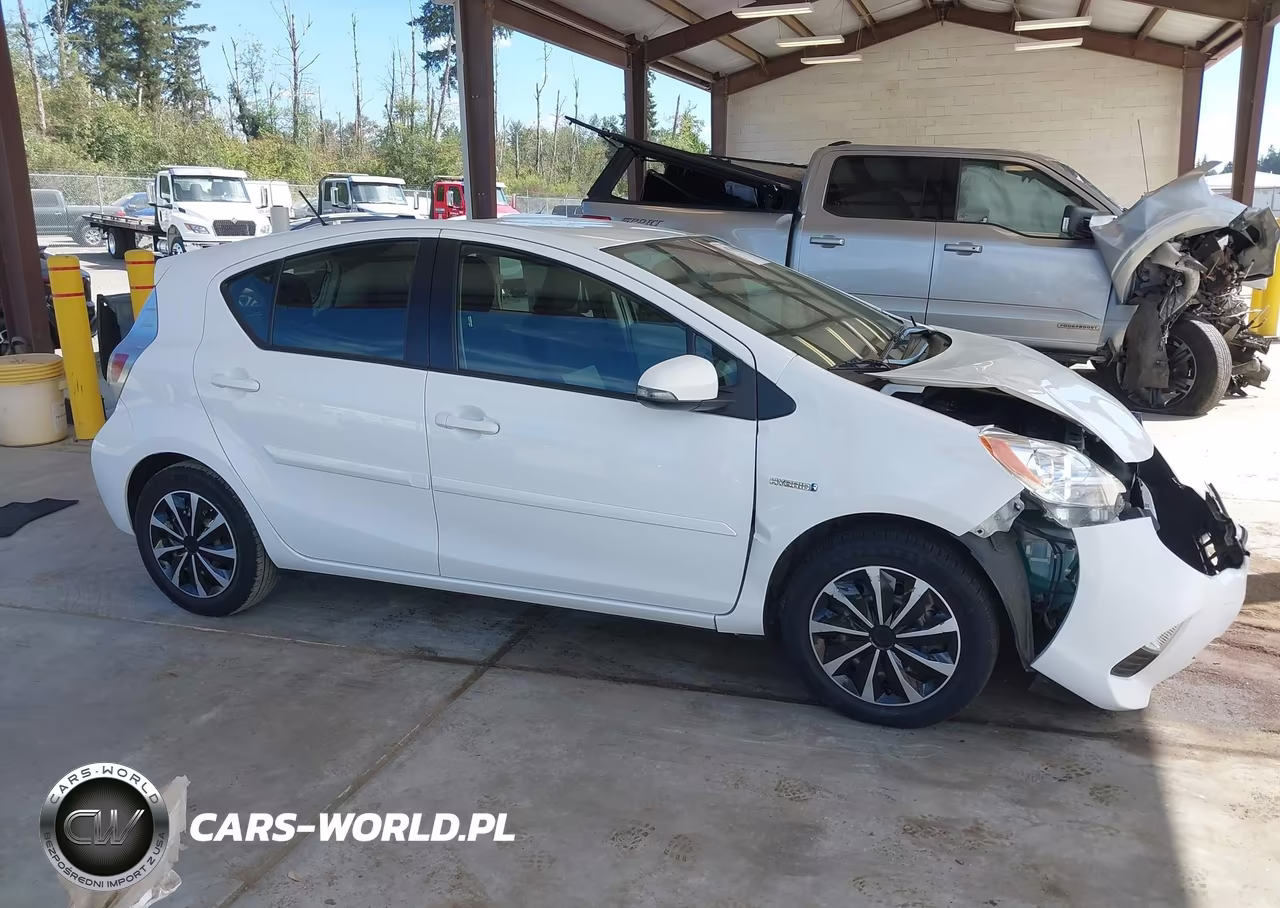 2012 Toyota Prius C Three VIN:JTDKDTB30C1521921 - 13