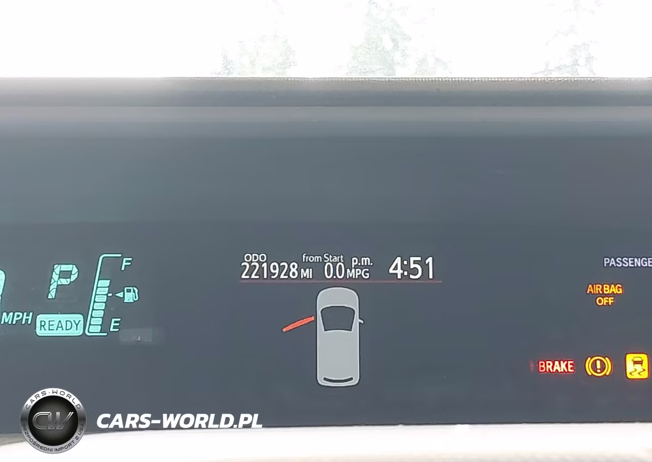 2012 Toyota Prius C Three VIN:JTDKDTB30C1521921 - 15