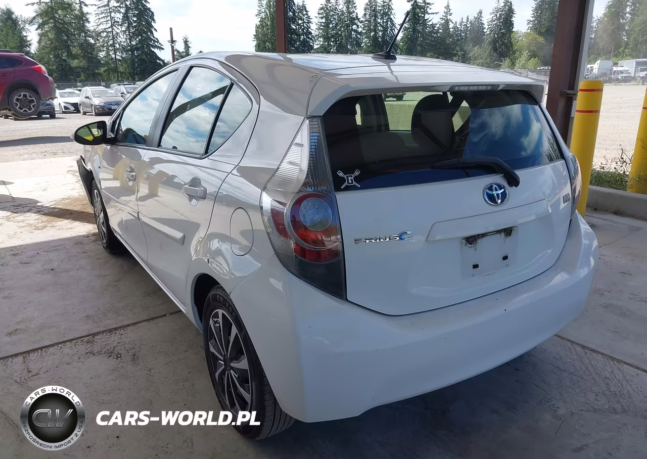 2012 Toyota Prius C Three VIN:JTDKDTB30C1521921 - 3
