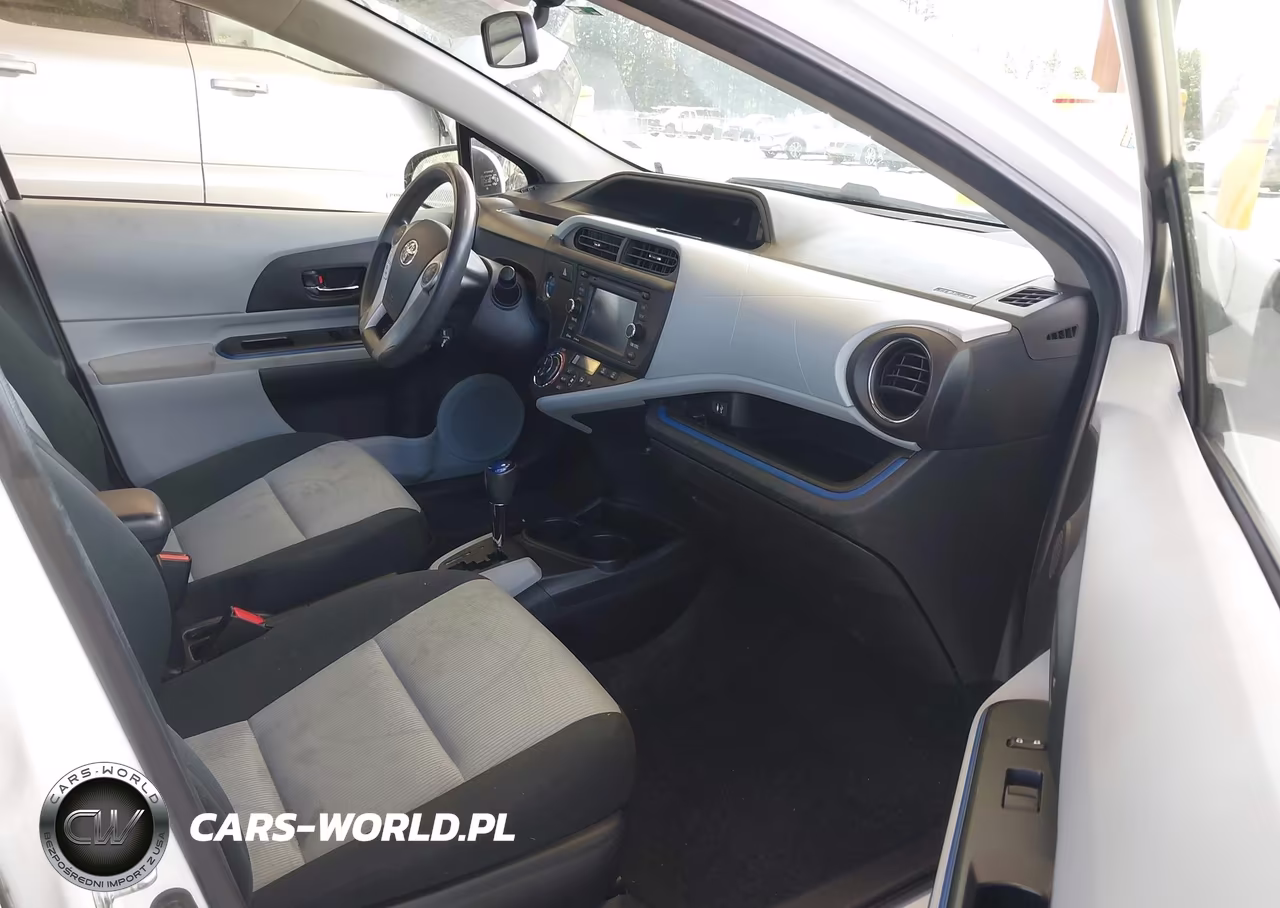 2012 Toyota Prius C Three VIN:JTDKDTB30C1521921 - 5