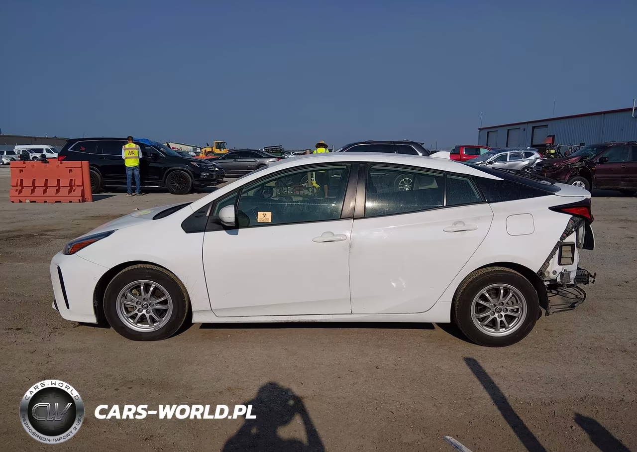 2022 Toyota Prius Le VIN:JTDKAMFUXN3181332 - 14
