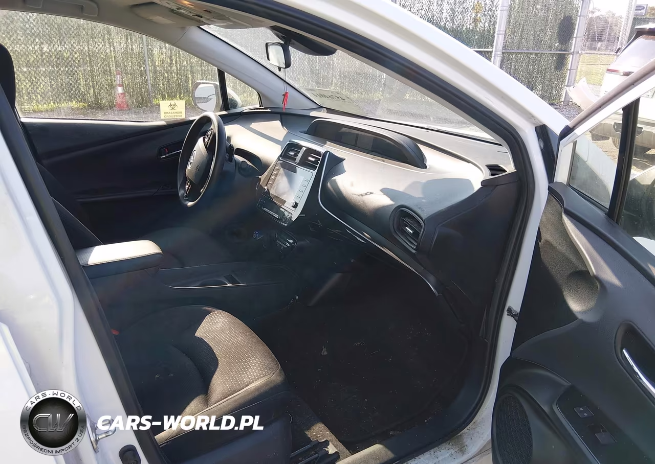 2022 Toyota Prius Le VIN:JTDKAMFUXN3181332 - 5