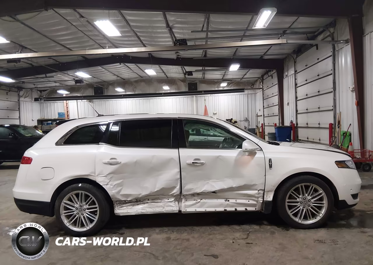 2019 Lincoln Mkt Reserve VIN:2LMHJ5AT6KBL03677 - 14