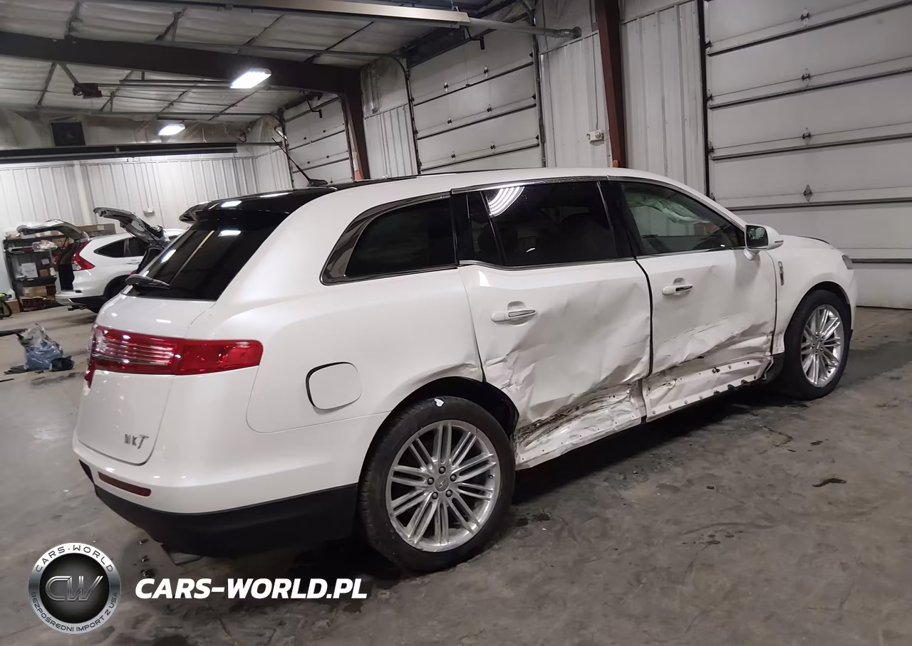2019 Lincoln Mkt Reserve VIN:2LMHJ5AT6KBL03677 - 4