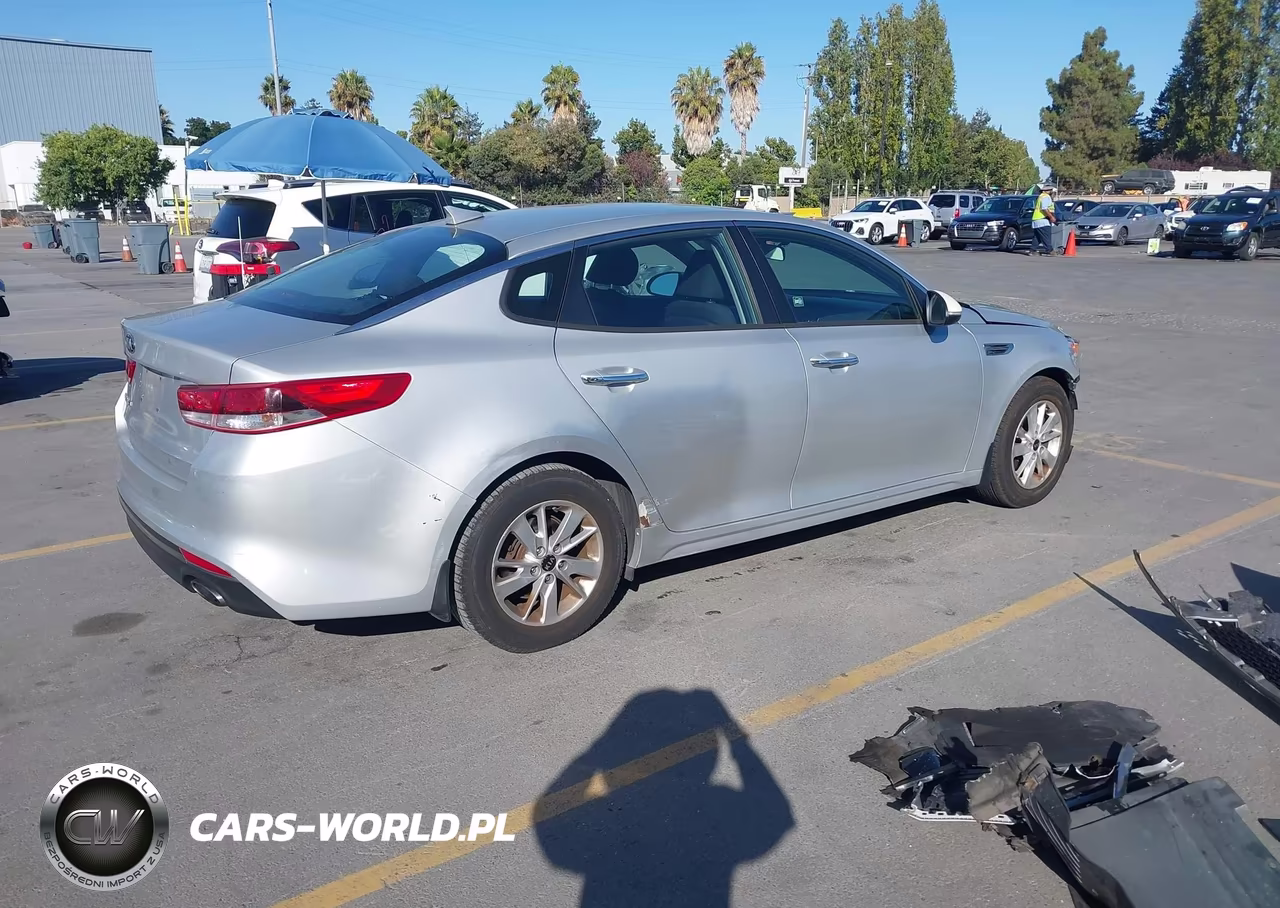 2017 Kia Optima Lx VIN:KNAGT4L38H5132826 - 4